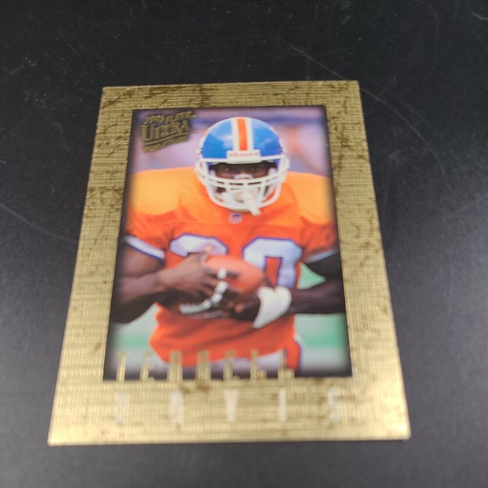 1996 Fleer Terrell Davis 30 Ultra Gold Denver Broncos Football Card